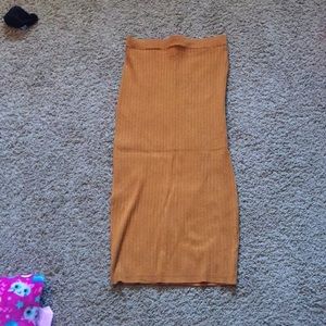 Mustard pencil skirt Eva Mendez XS